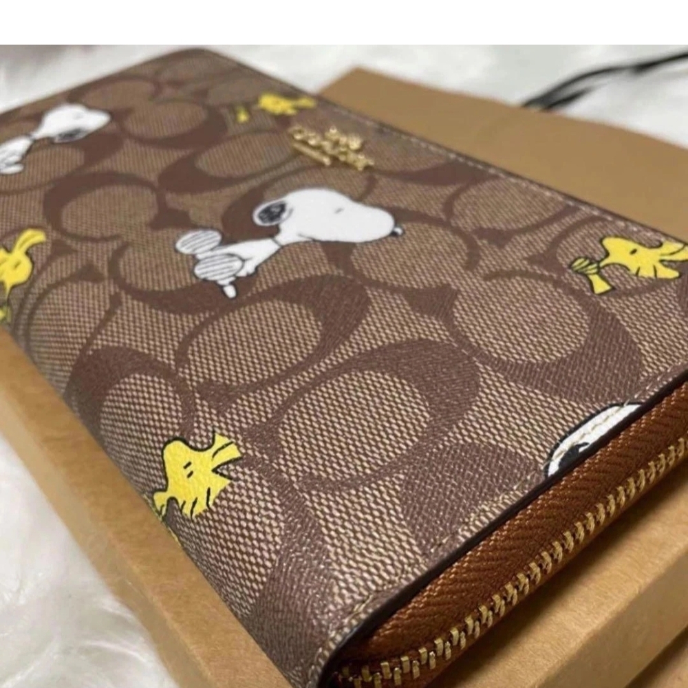 Coach Brown Snoopy and Woodstock Wristlet - Picture 2 of 16